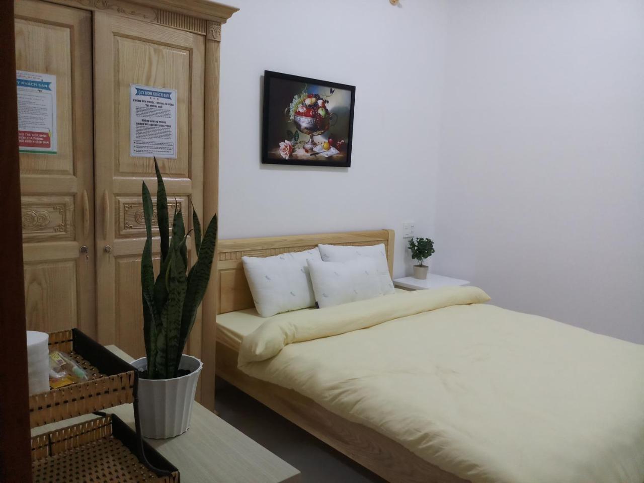 Strawberry Hotel Dalat Exterior photo