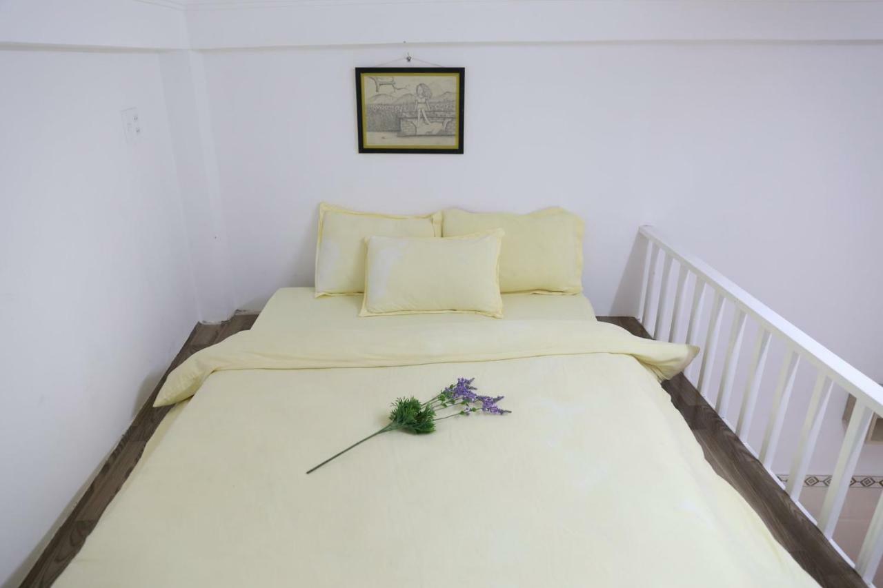 Strawberry Hotel Dalat Exterior photo